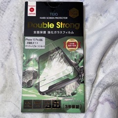 iPhone15pro ケース　強化ガラス  各800円です。の画像