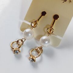 ミニリング付きイヤリングの画像