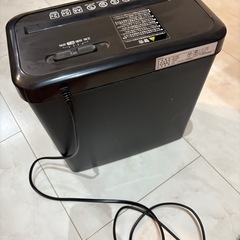アイリスオーヤマ シュレッダーの画像