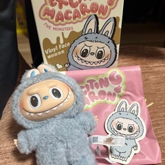 100%正規品 入手困難　初代目ラブブ　labubu マカロン　ぬいぐるみの画像