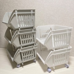 プラスチック収納ケース　キャスター付きの画像