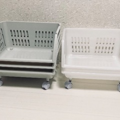 プラスチック収納ケース　キャスター付きの画像