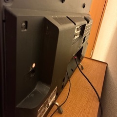 テレビ、ブルーレイプレーヤー、ワイヤレスヘッドホン式スピーカー？の画像
