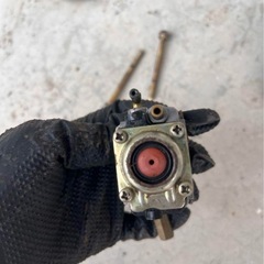 丸山 草刈機 パーツ BC26M 中古外し キャブレター ギアケースの画像