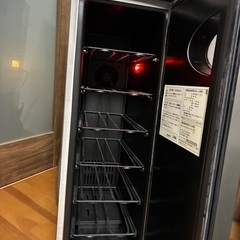 【格安！】おしゃれなワインセラー12本タイプ！の画像
