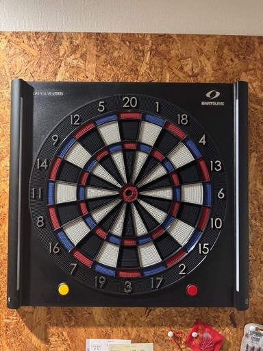 ダーツボードとダーツセット