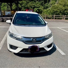 ホンダ フィット ハイブリッド 2014年 4WD 売ります