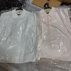オフィスの女性用制服の画像