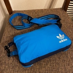 adidas レインパーカの画像