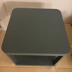 IKEA TINGBY キャスター付きテーブル の画像