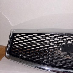 日産 NISSAN   スカイライン SKYLINE  HV37  フロントグリル 純正品の画像