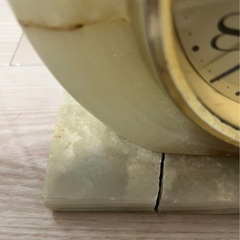 【ジャンク品】北欧風石製クリーム色置時計の画像