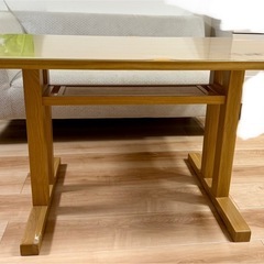 【テープ残りあり】中古ダイニングテーブル　横115cm 縦65cm 高さ65cm 村内家具
の画像