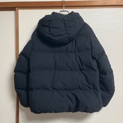 ユニクロ　シームレスダウンパーカ　ブラック　黒　Lサイズの画像
