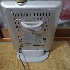 中古　SANYO R-E10B遠赤外線ストーブ 電気ストーブ　1050W　動作確認済みの画像