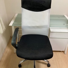 テレワークに最適！ シンプルなデスクセット！の画像