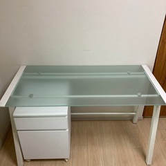 テレワークに最適！ シンプルなデスクセット！の画像