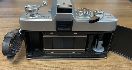ミノルタの機械式一眼レフカメラ「MINOLTA SR-T101」