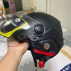 バイクのヘルメットの画像