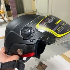 バイクのヘルメットの画像