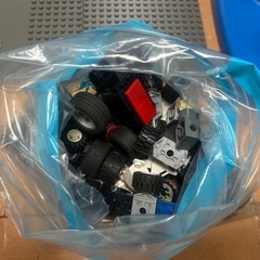 受付終了【差し上げます】LEGOブロック　バラの画像