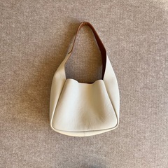 【本革】トートバッグ ホワイト 新品未使用 シンプル きれいめの画像