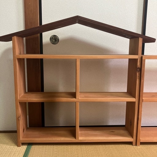 絵本・おもちゃ棚
