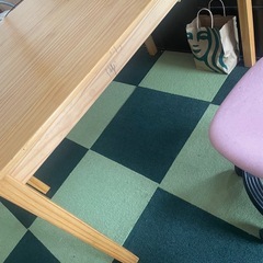 ダイニングテーブルの画像
