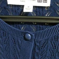 ❤️👚ユニクロ透かし柄カーディガン2枚セット(Mサイズ・ネイビー&ホワイト(紺&白))❤️UNIQLO・レディース・春物・秋物・羽織もの・はおりもの・上着・トップス・防寒・温度調節・長袖の画像