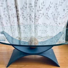 ガラステーブルの画像