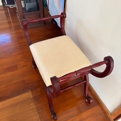 外国製のオシャレ椅子の画像