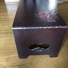鎌倉彫の家具の画像