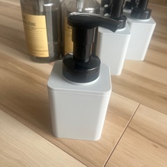 詰め替え用ボトルの画像