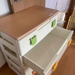 プーさんのキッズチェストの画像