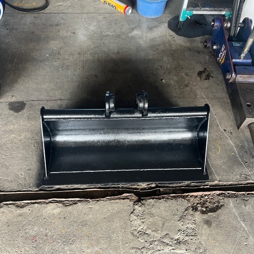 007用009用、法面バケット　重機　ユンボ　アタッチメント　値引きしました。最終値下げ