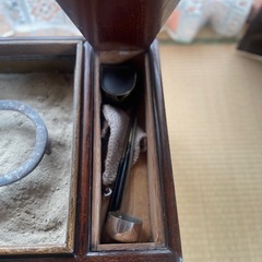 木製火鉢 引き出し付き 炭と道具付きの画像