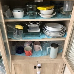 食器棚出品しますの画像
