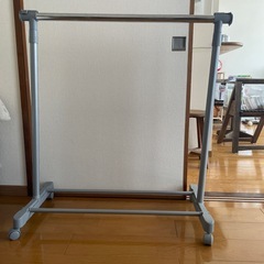 ハンガーラック
の画像
