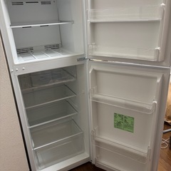 美品2023年製コンフィ236L冷蔵庫の画像