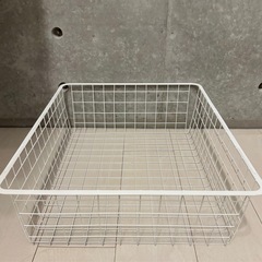 ★9/13(土)・9/14(日)限定【お譲りします】【美品】収納カゴ かご ケース ワイヤーラック  ホワイト 白　網　スチール バスケットの画像