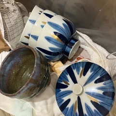 赤絵付けなど食器30点以上の画像