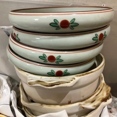 赤絵付けなど食器30点以上の画像