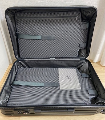 【未使用新品】RIMOWA エッセンシャル チェックインM