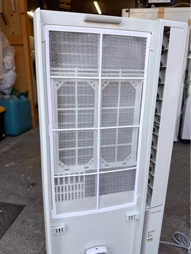 札幌市内配送可 美品 24年製 コロナ ReLaLa ルームエアコン ウインドエアコン CW-1824R 標準窓枠付き