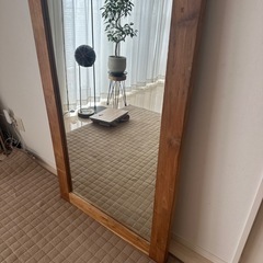 大きめな鏡の画像
