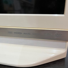 【AQUOS 32型】【バラ売り可】シャープ社製　液晶カラーテレビ　Blue-rayプレーヤー内蔵　テレビ台付きの画像