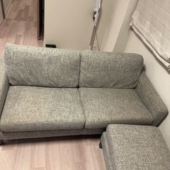 グレー　ソファーの画像