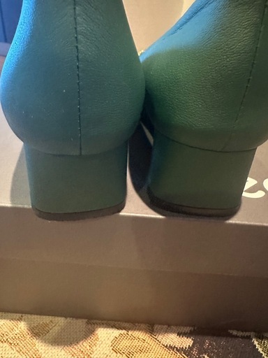 チェーン付きパンプス グリーン