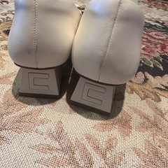 ホワイト ヒールパンプス  上品 本革の画像