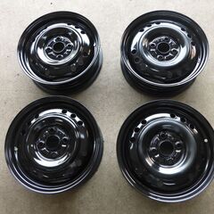 １４インチ 4-1/2J 4穴 PCD100 軽自動車全般に適合 ホイールキャップ付きの画像